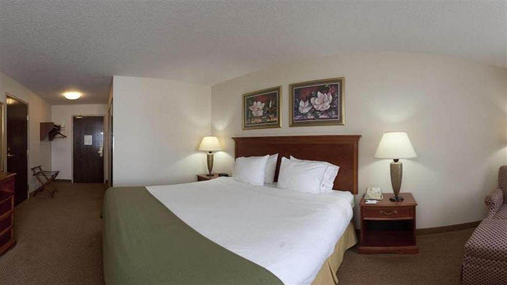 Holiday Inn Express Marshall, An Ihg Hotel Exterior foto