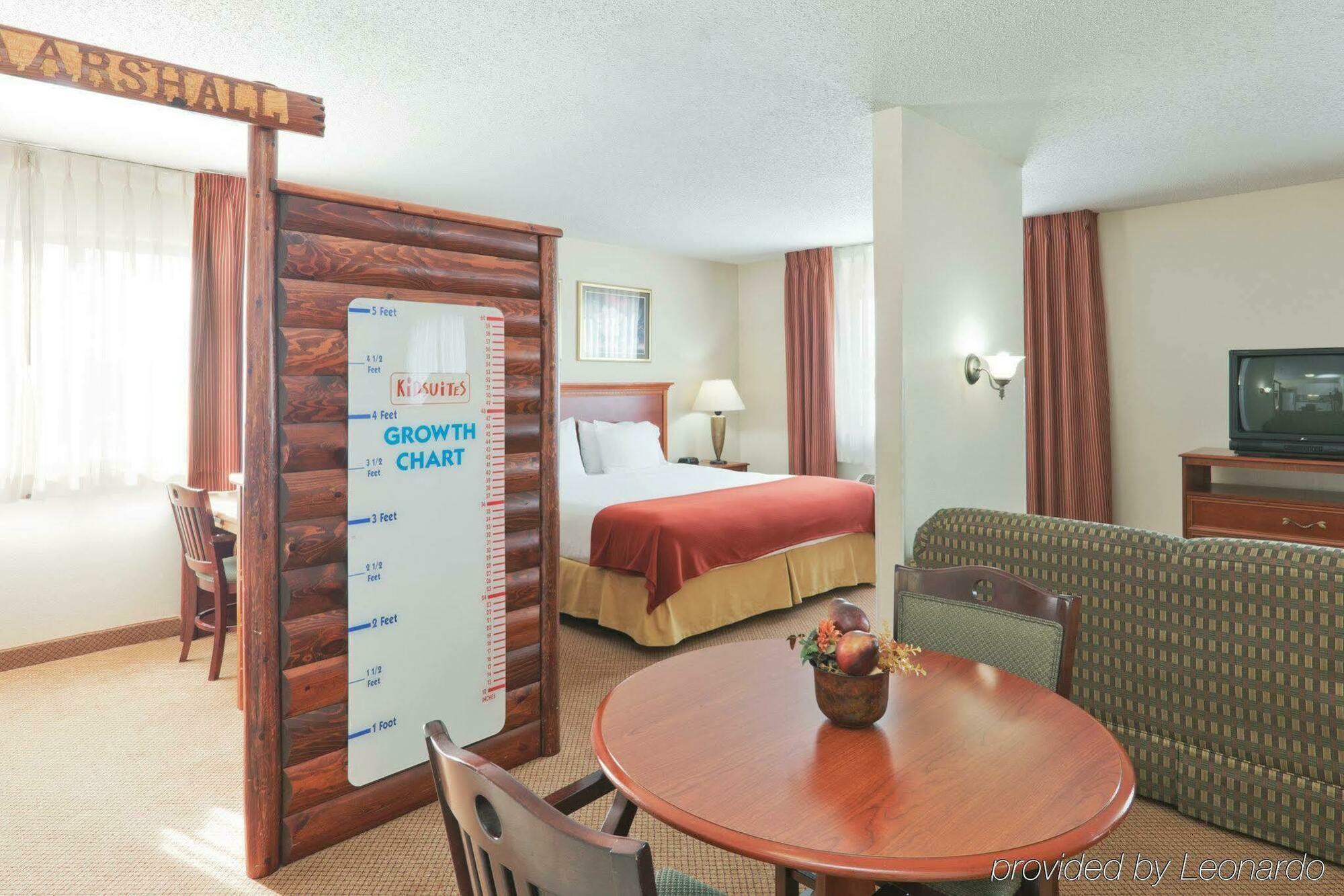 Holiday Inn Express Marshall, An Ihg Hotel Exterior foto